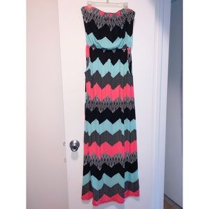 Women’s maxi dress size small